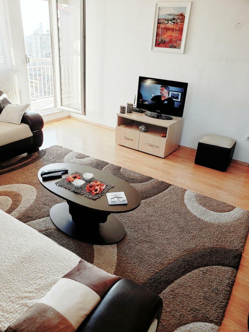 Welcoming In Prishtina Apartment Pristina Exterior photo