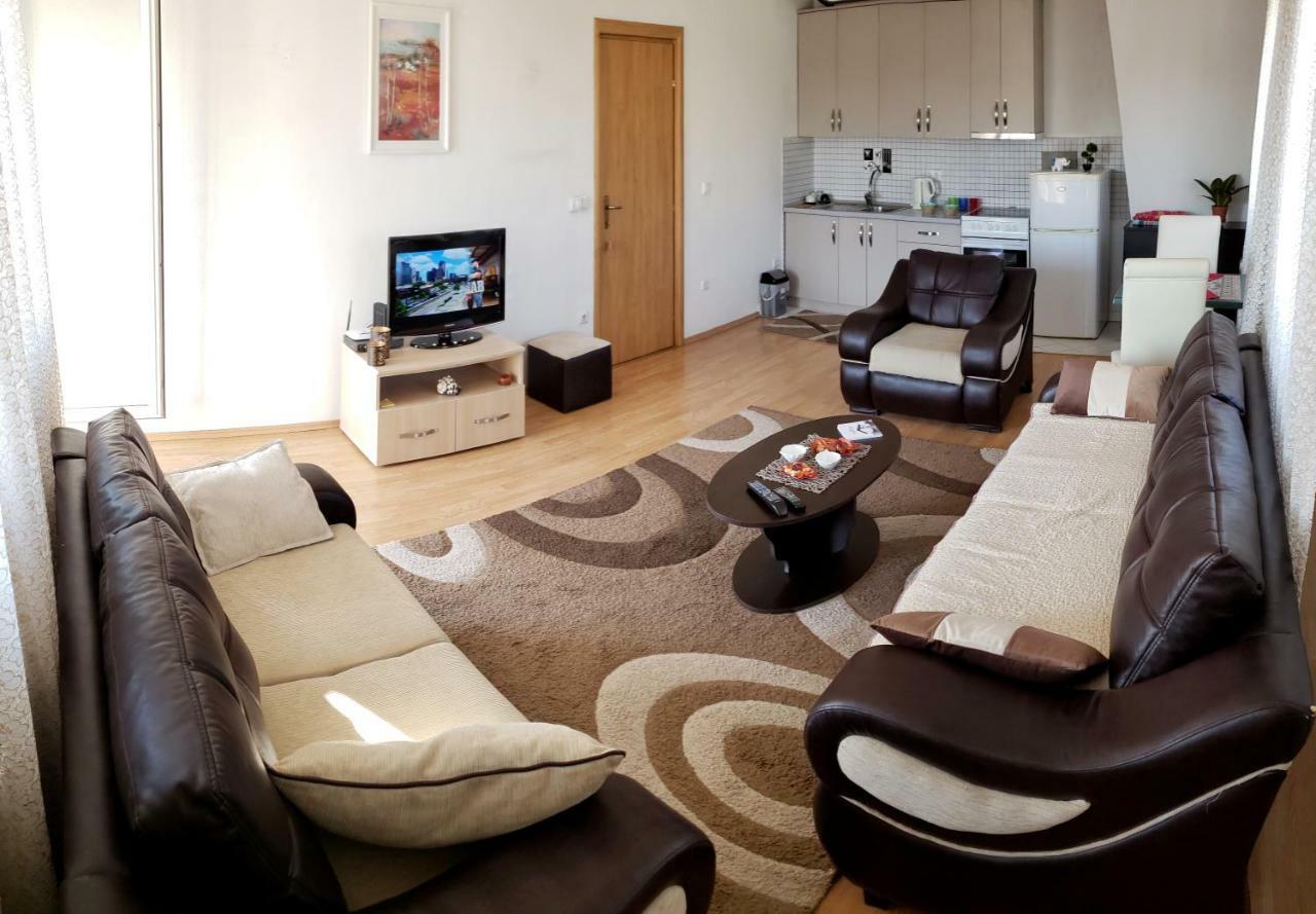 Welcoming In Prishtina Apartment Pristina Exterior photo